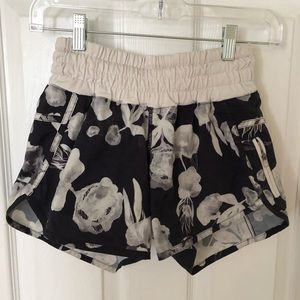 Lululemon tracker shorts
